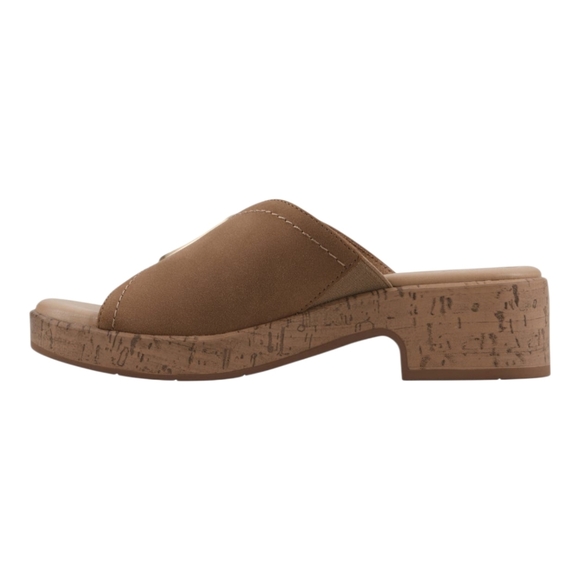 Cliffs by White Mountain Women's Tan Nubuck Slide Sandals - Picture 5 of 12